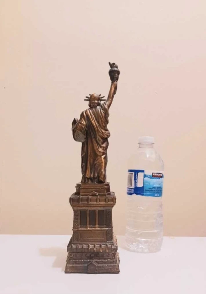 Tall Statue of Liberty Figurine - photo 4