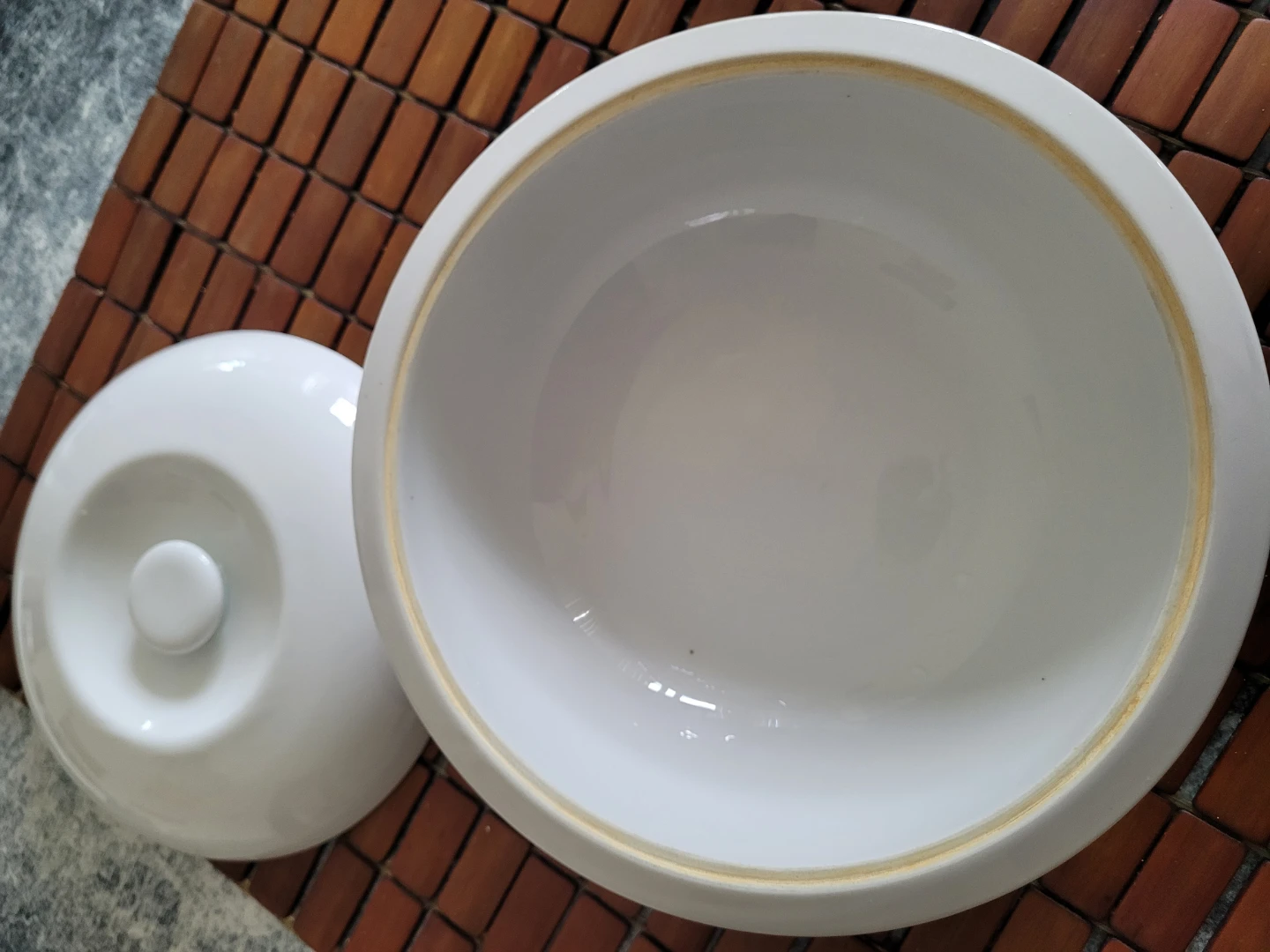 White Ceramic Serving Dish with Lid - photo 3