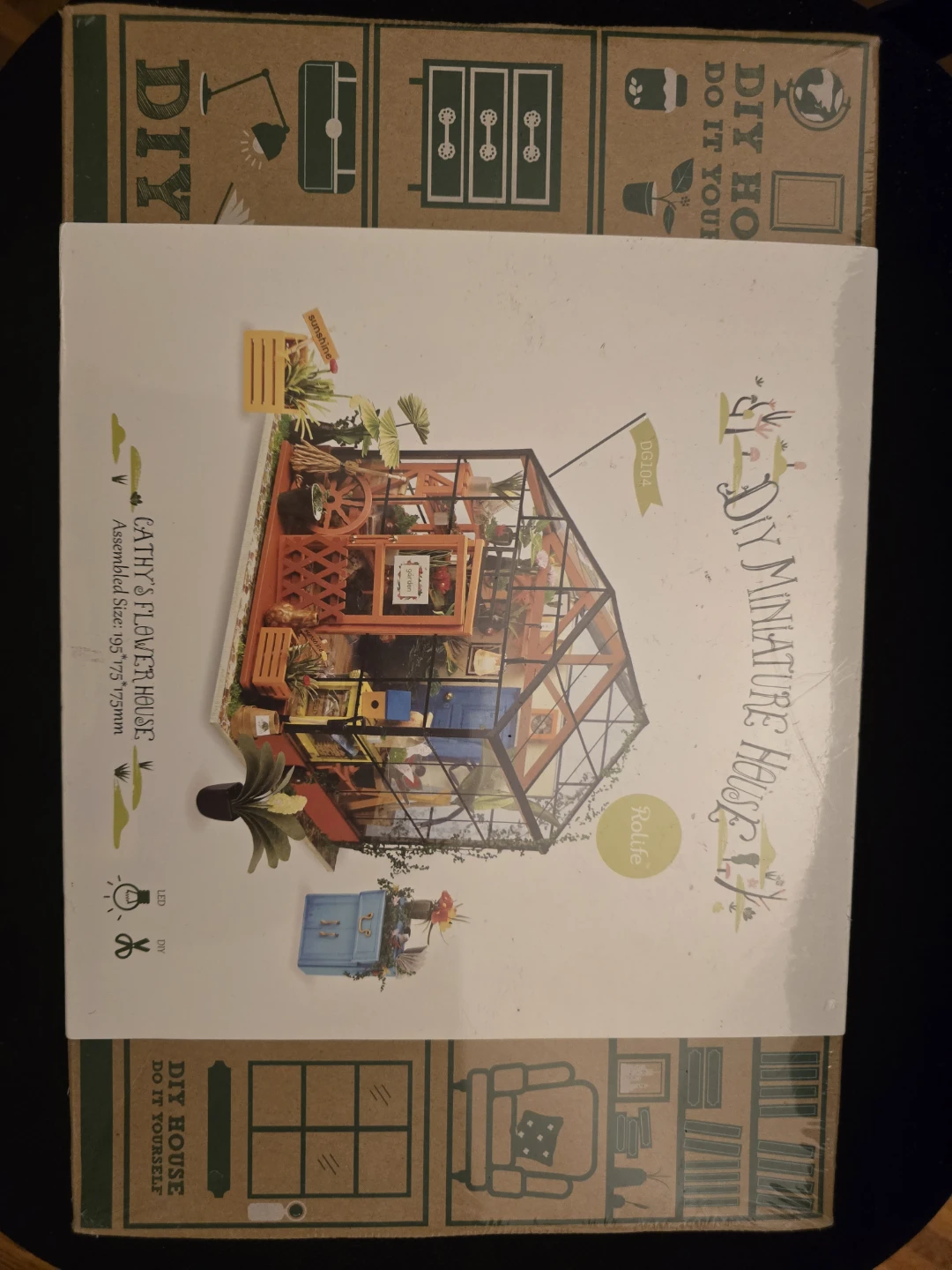 (FOR TRADE) Rolife Cathy's Flower House DIY Miniature Model Kit