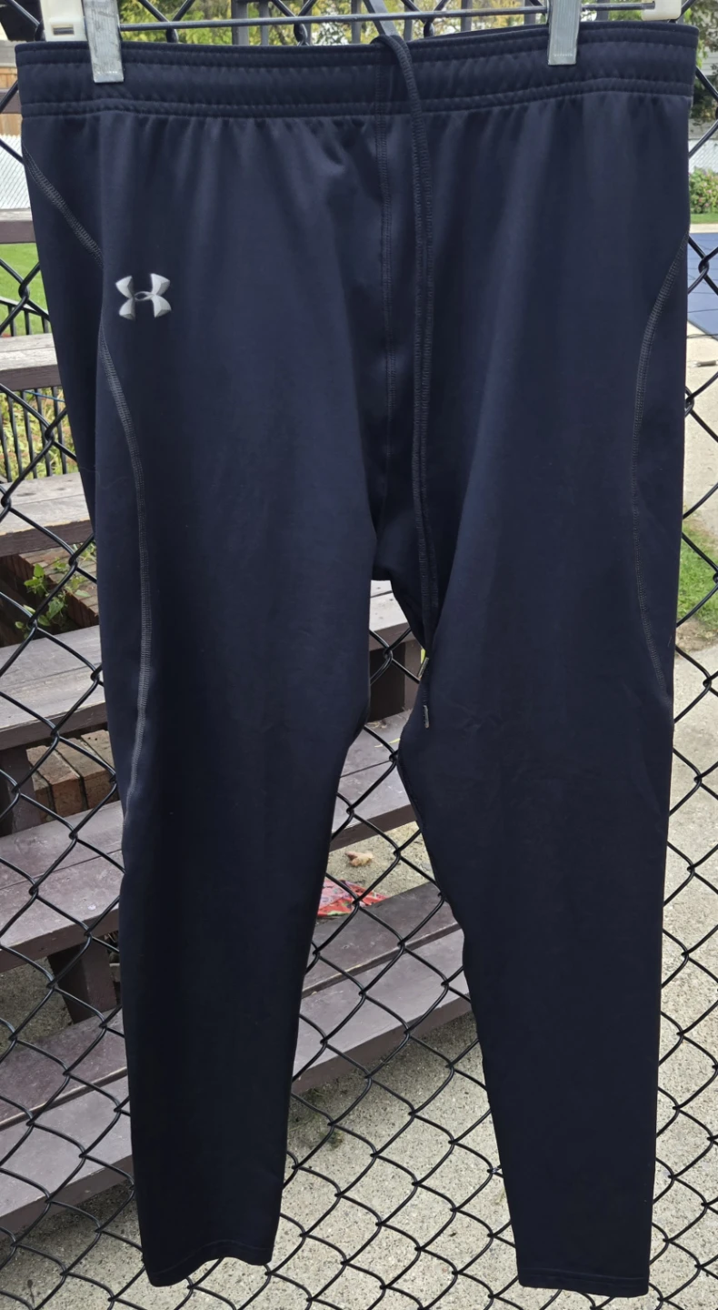 COLDGEAR Under Armour Men's XL FITTED Leggings.  EUC.