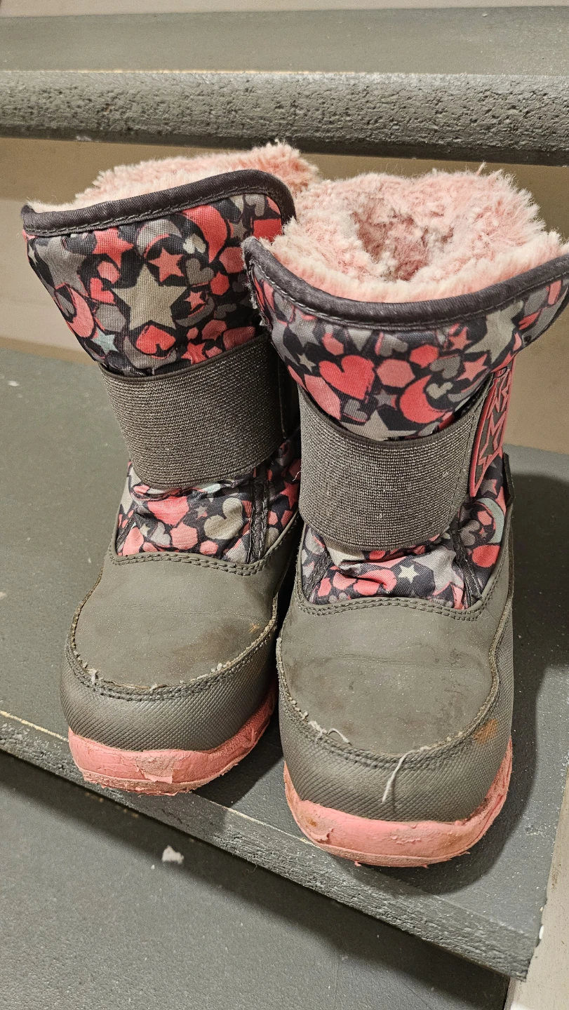 Cougar Swirl Waterproof Boots Size 9 - photo 2