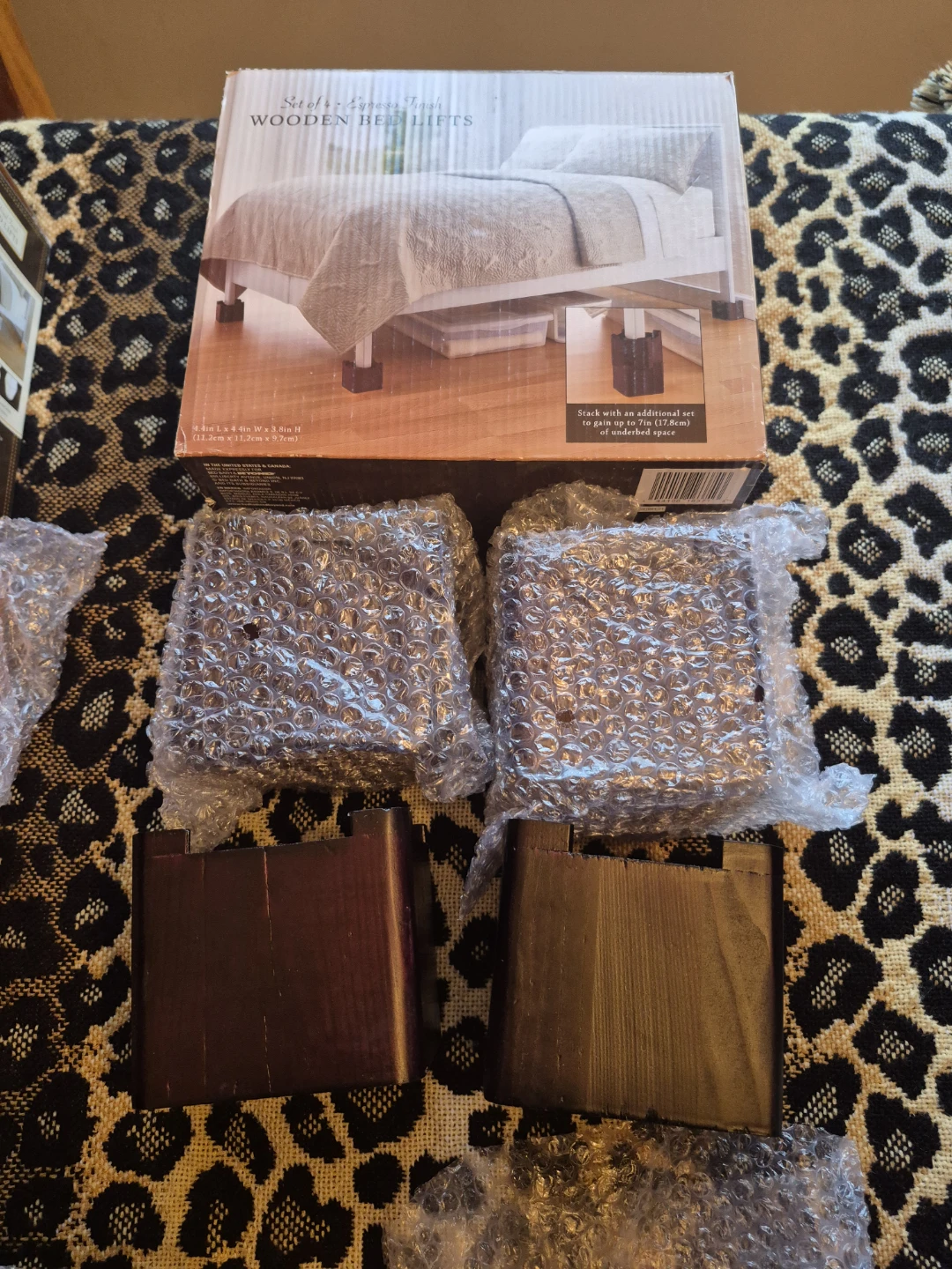 Two sets of four Wooden Bed Lifts. Two diffrent color FREE ! - photo 4