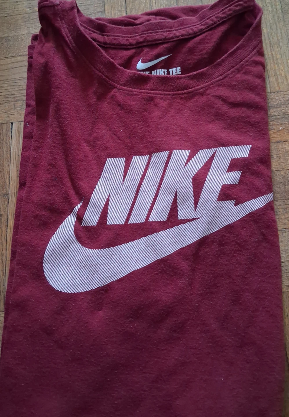 Maroon Nike Graphic T-Shirt XL