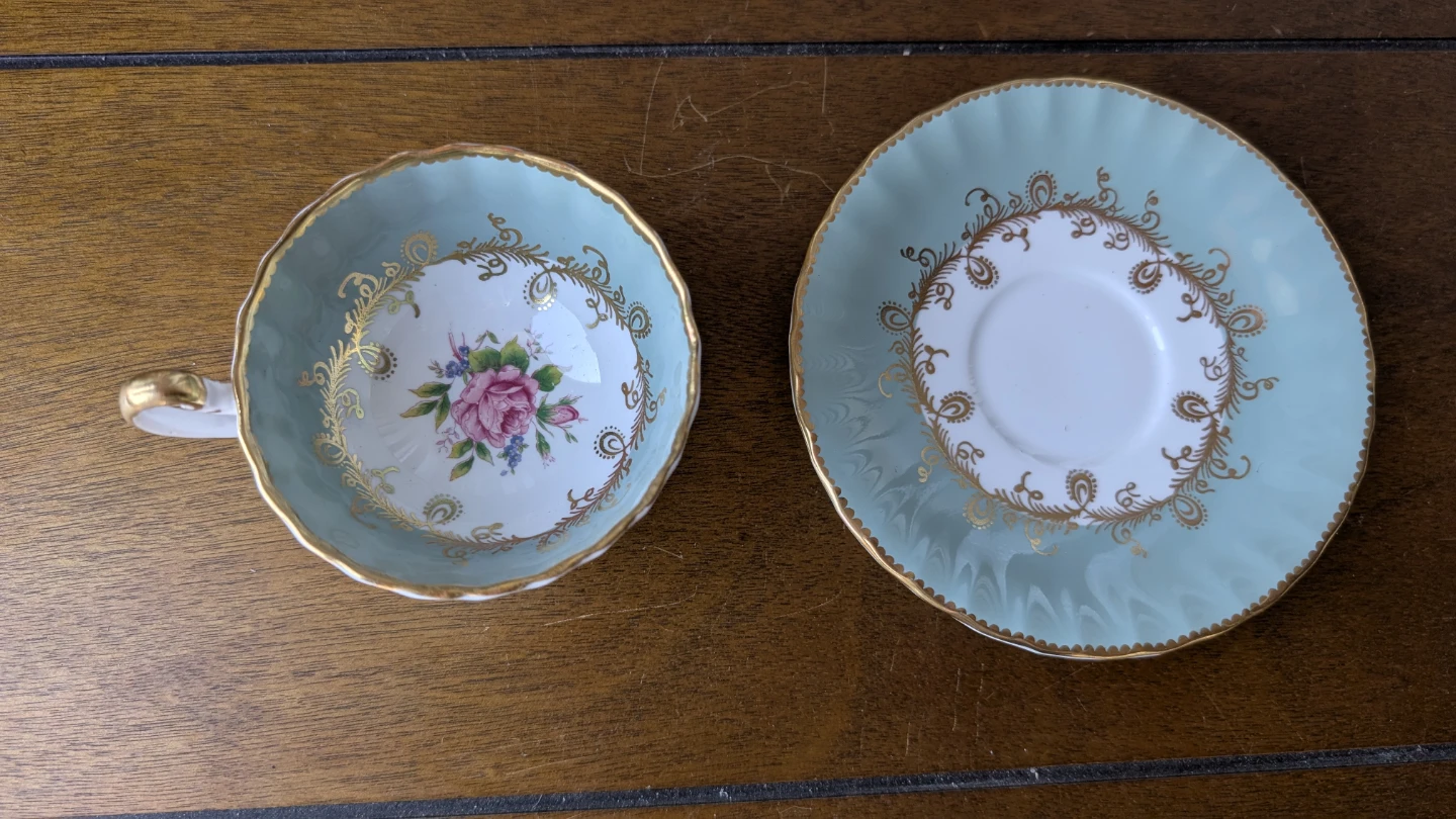 Aynsley Bone China Tea Cup and Saucer Set - photo 3