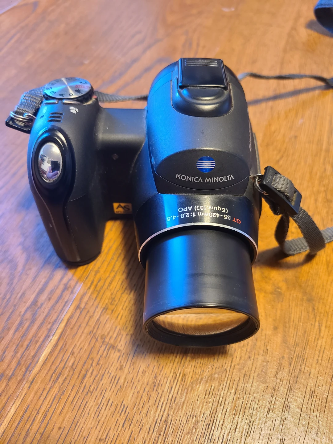 Konica Minolta DiMAGE Z5 Camera 12x, 5 Megapixels