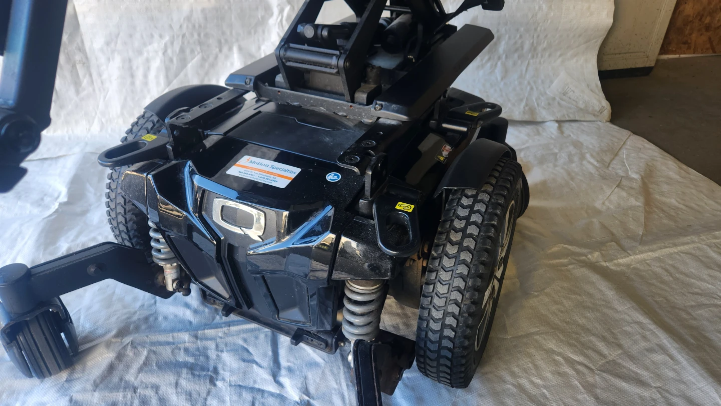 Quantum Q6 Edge Power Wheelchair - photo 3