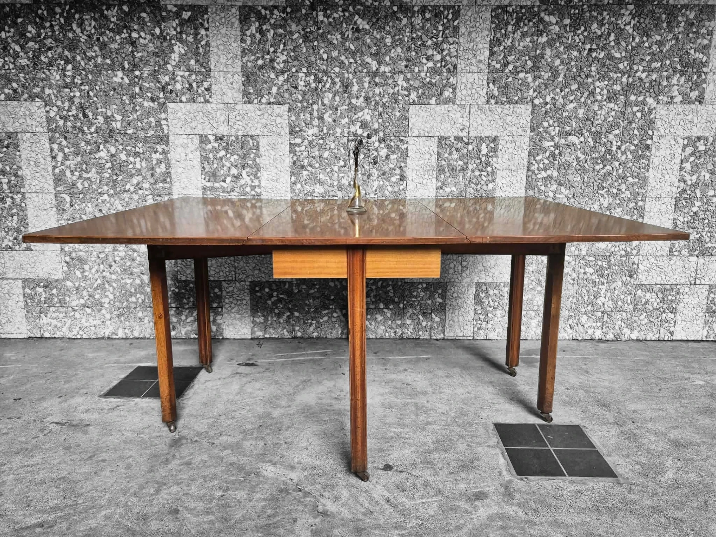 MCM Vintage Walnut Extendable Dining Table - photo 4