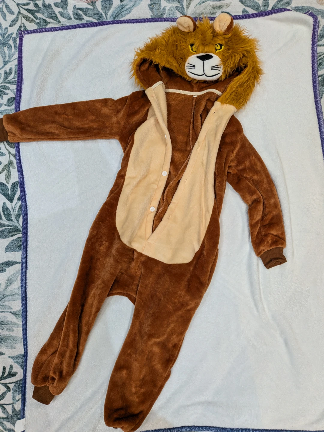 Lion Costume one-piece for 4-5 yo - photo 2