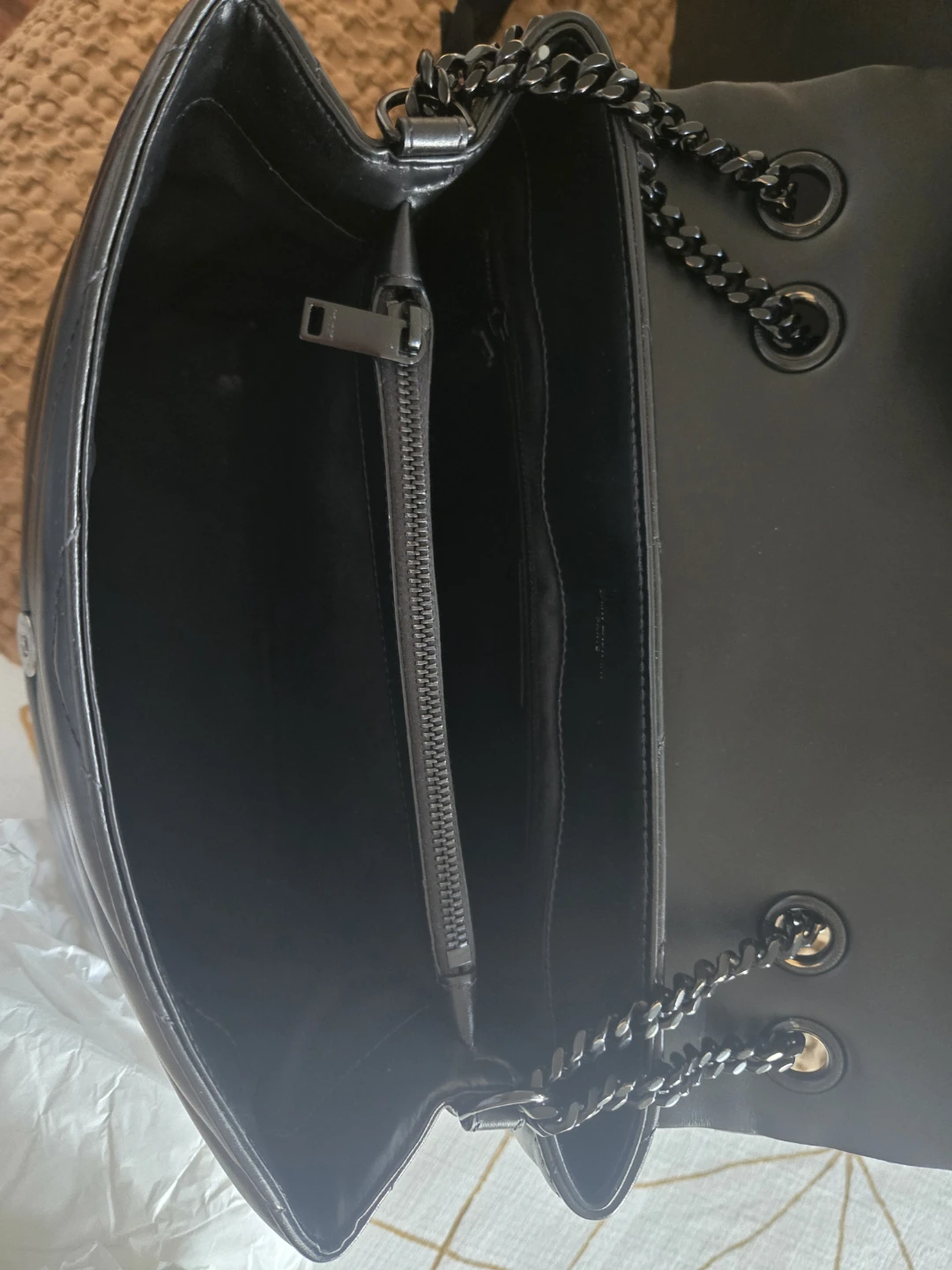 Saint Laurent Loulou medium handbag - photo 3