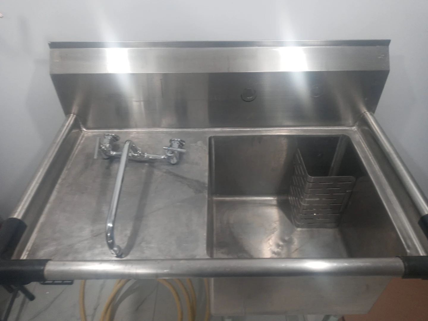 Commercial Stainless Steel Single Compartment Sink - photo 2