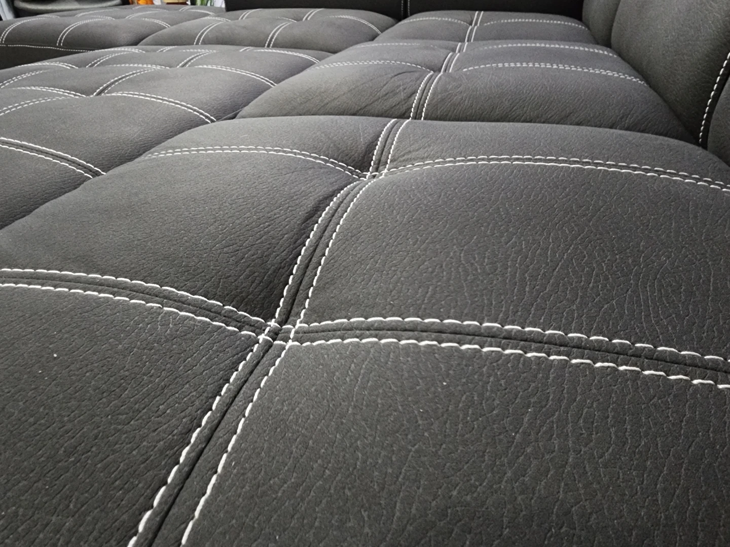 Sofá negro - Dark Gray Sectional Sleeper Sofa + Storage Ottoman - photo 3