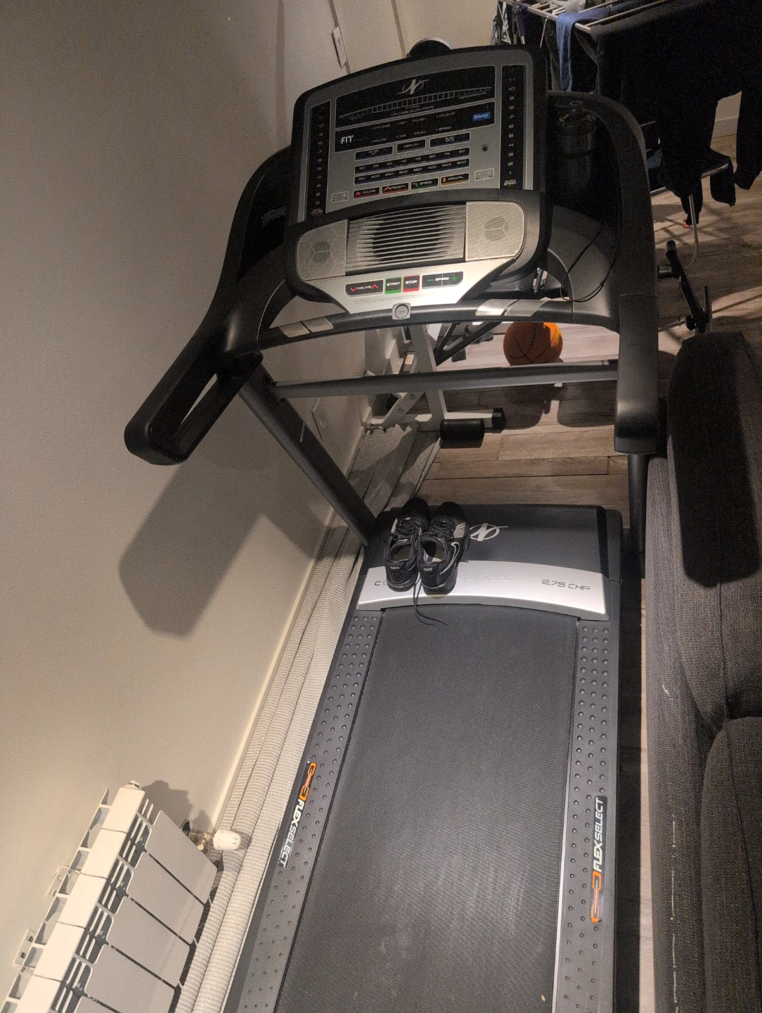 NordicTrack Treadmill 2.75 CHP - photo 2