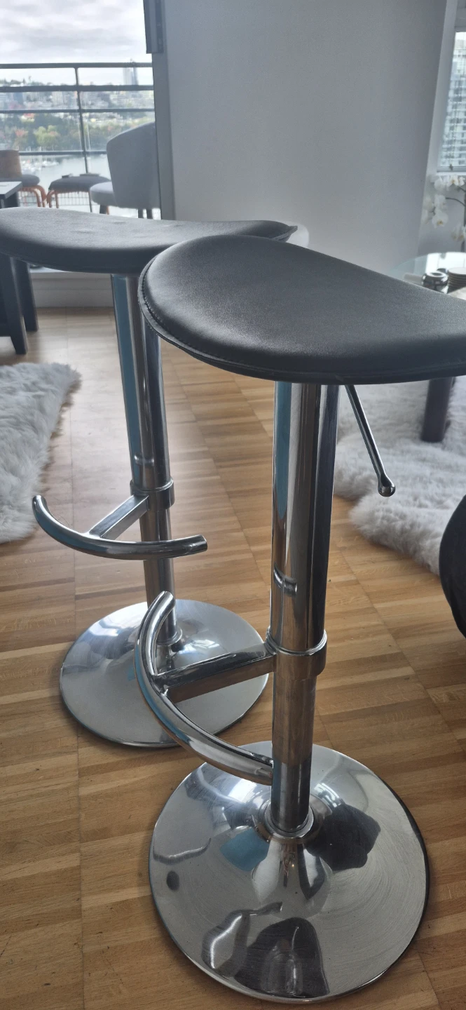Stool bar