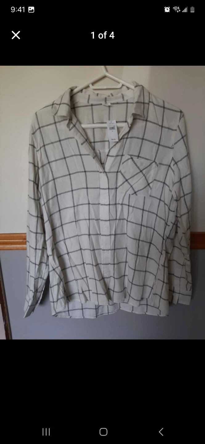 Gap Plaid Button-Up Shirt - Large