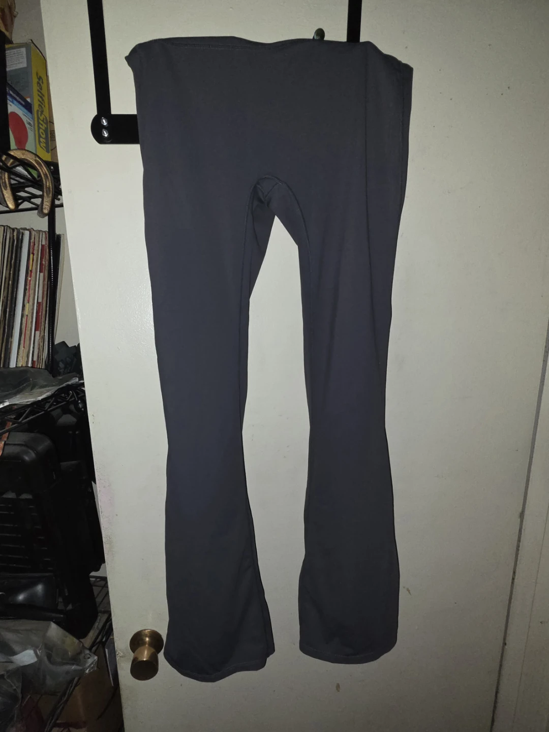 Unbranded Athleisure Pants W/ 2 Back Pockets in a Ladies L - photo 4