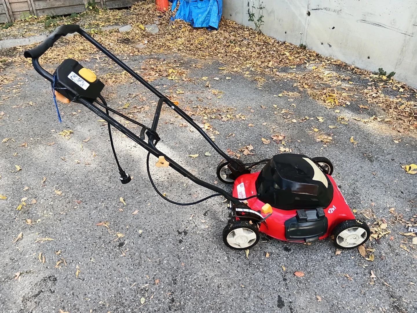 Homelite 18-inch 2-in-1 Compact Electric Lawnmower