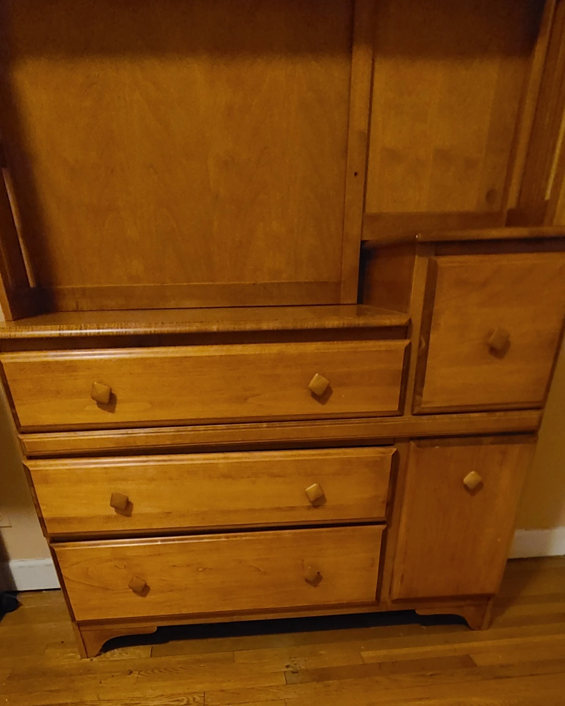 Solid Wood Hutch and Dresser Cabinet