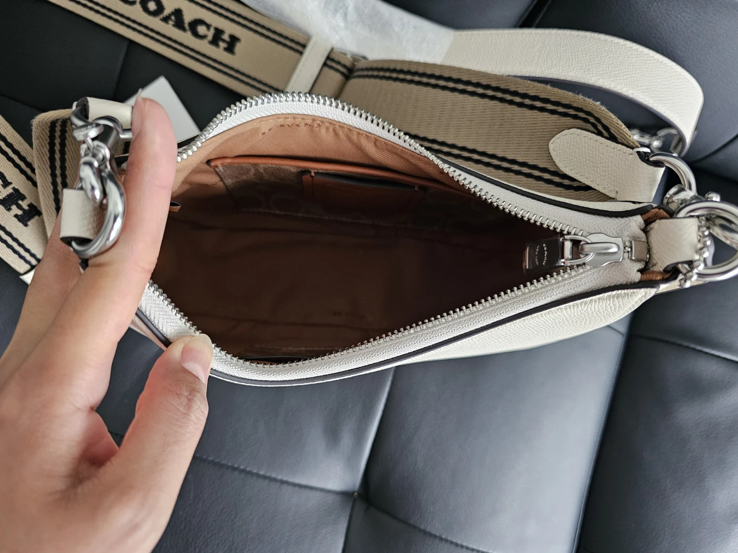 Authentic Coach Shoulder Bag Cream - PRICE FIRM - photo 4