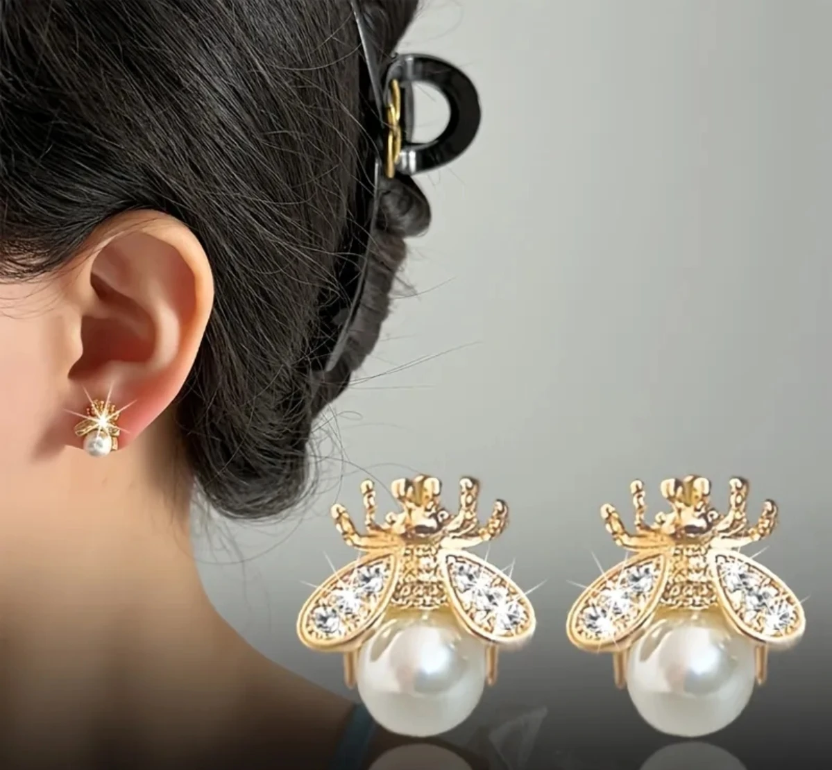 Bee stud earrings with pearl and crystal - photo 3