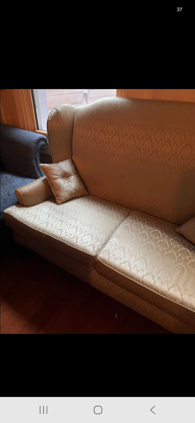 Traditional Beige Damask Loveseat - photo 3