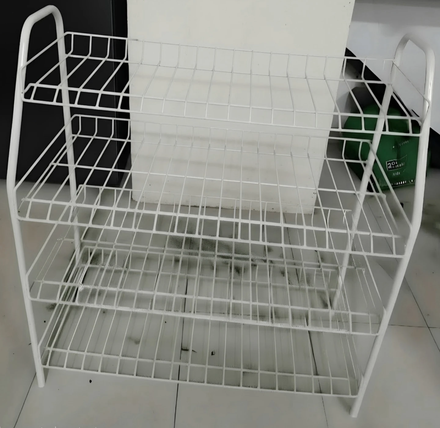 Good condition White 4-Tier Metal Wire Shoe Rack