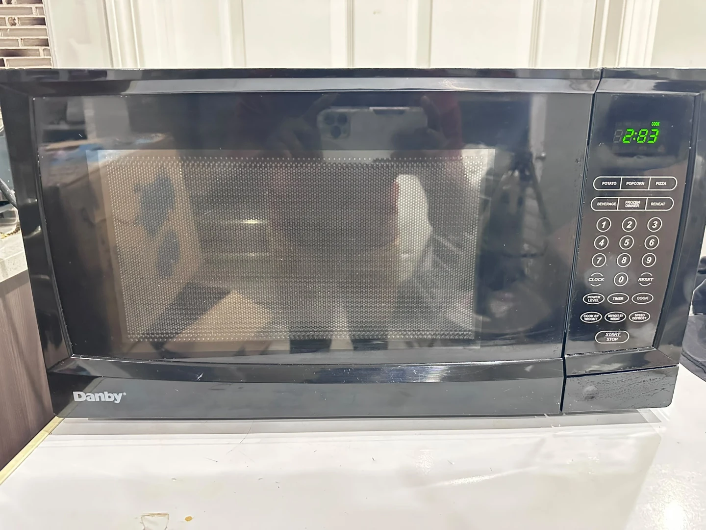 Danby Black Countertop Microwave - photo 2
