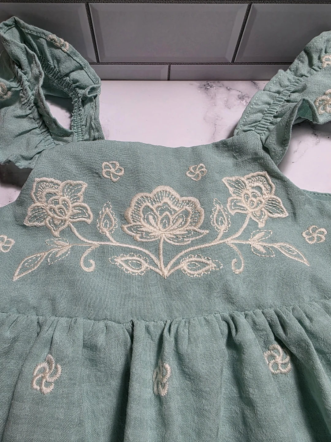Cat & Jack Green Floral Embroidered Dress - Size 3T - photo 3