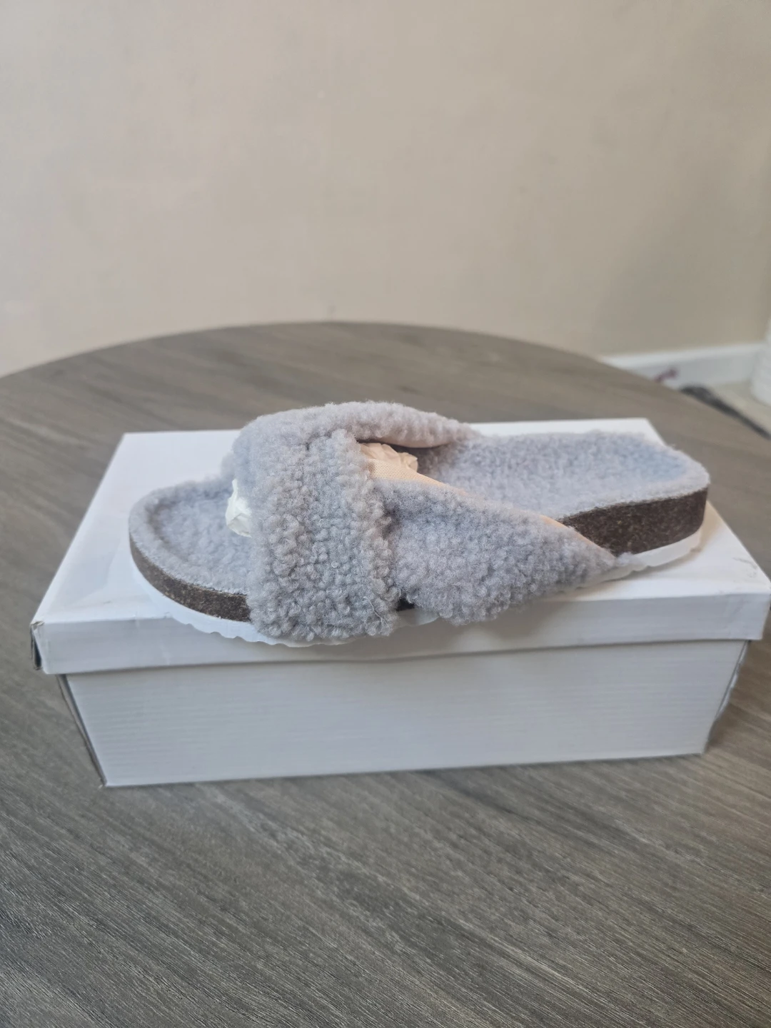 Olivia Miller Faux Sherpa Slides Gray Size 6 - photo 4