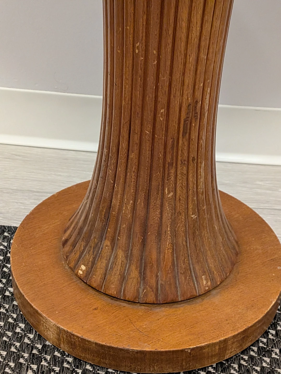 Vintage Round Wooden Pedestal Side Table - photo 4