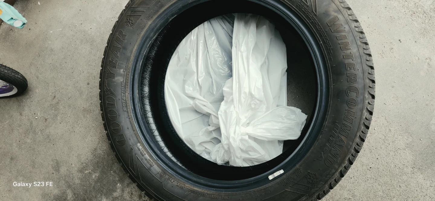 Goodyear WinterCommand Ultra Tires 225/55R18 - photo 3