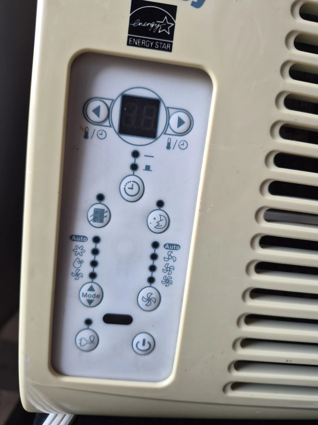Danby 6,000 BTU Room Air Conditioner - photo 4