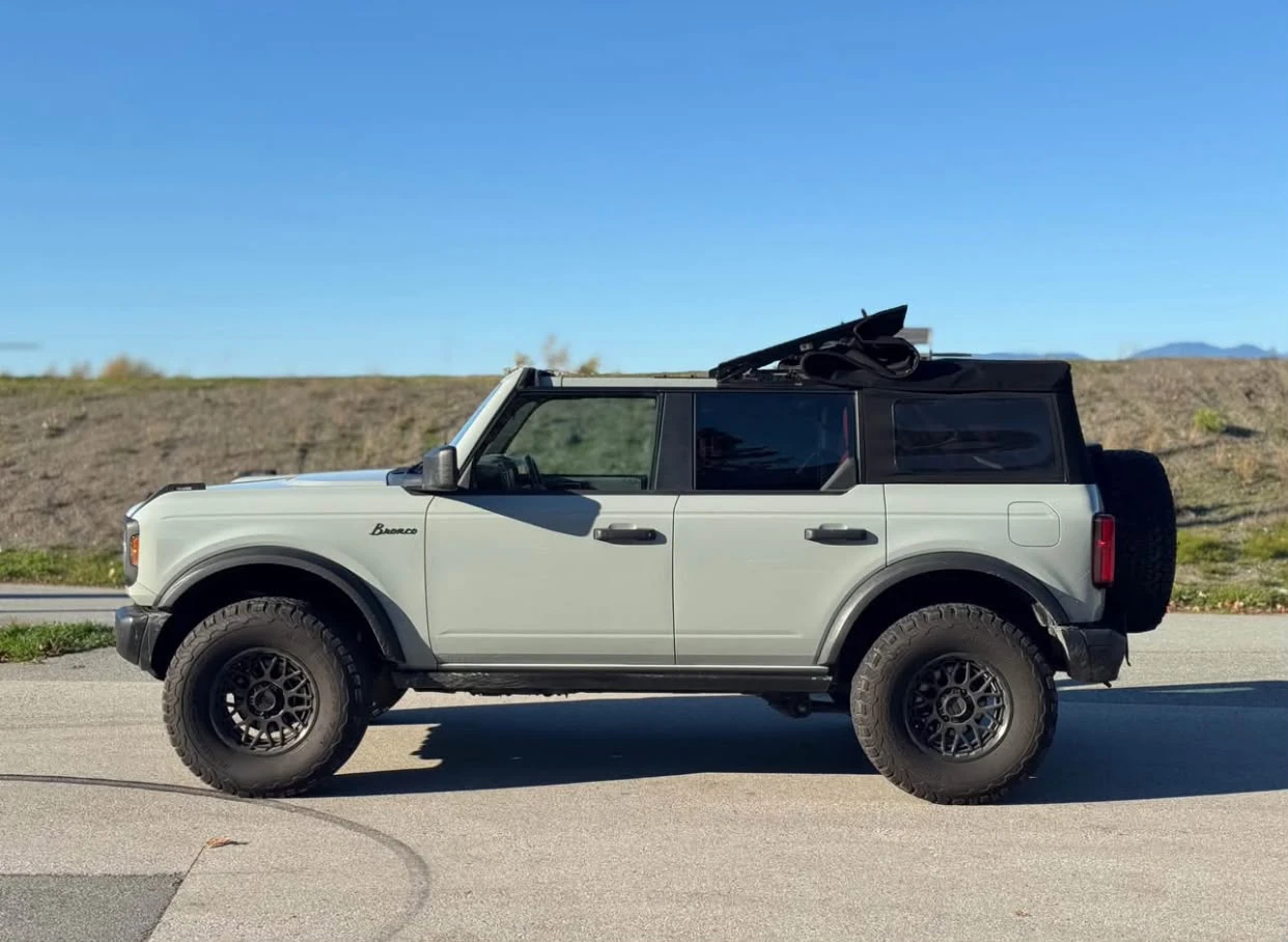 2022 Ford Bronco 4-Door SUV - photo 2