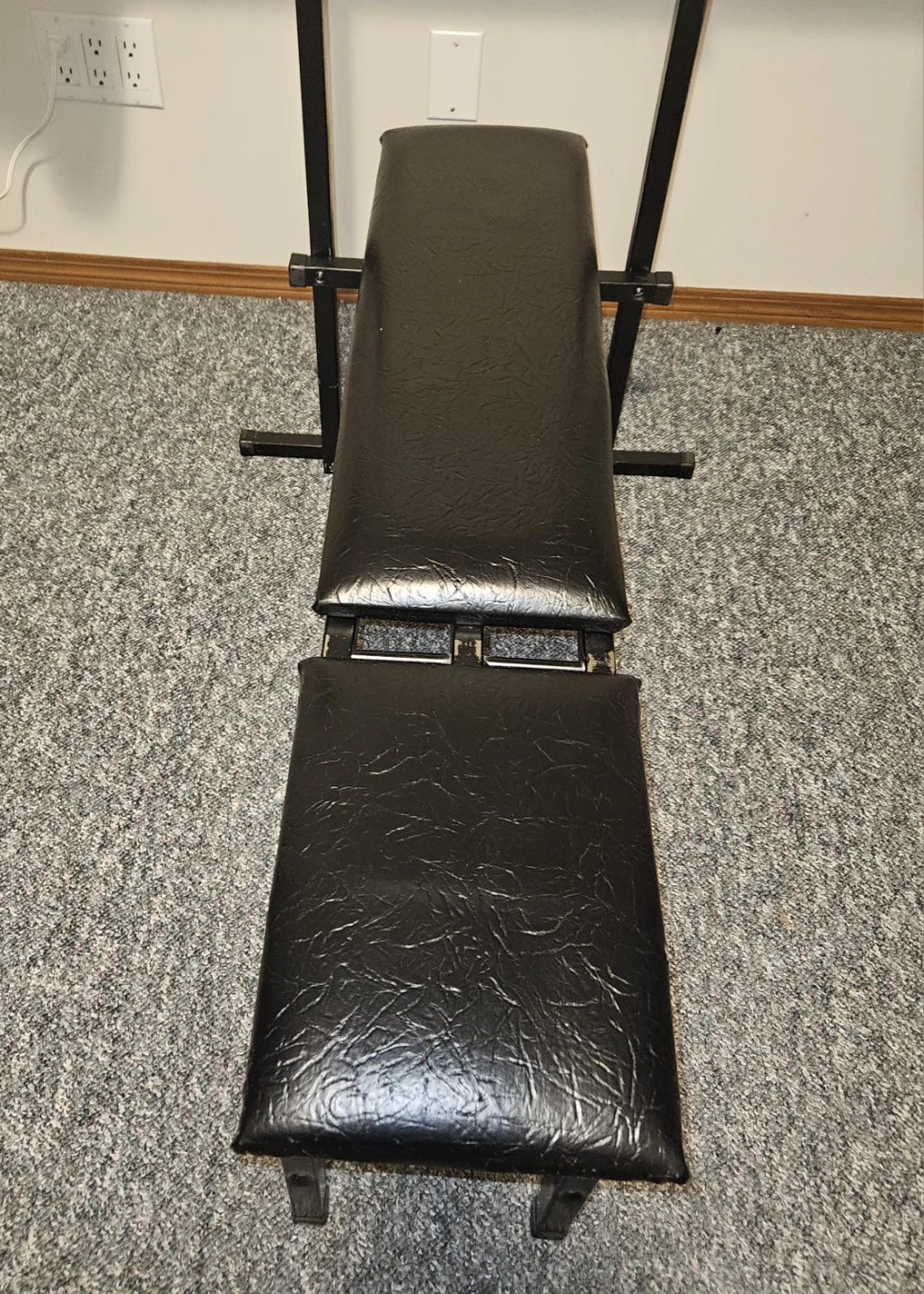 York Weight Bench w/Barbell and Plates - photo 3