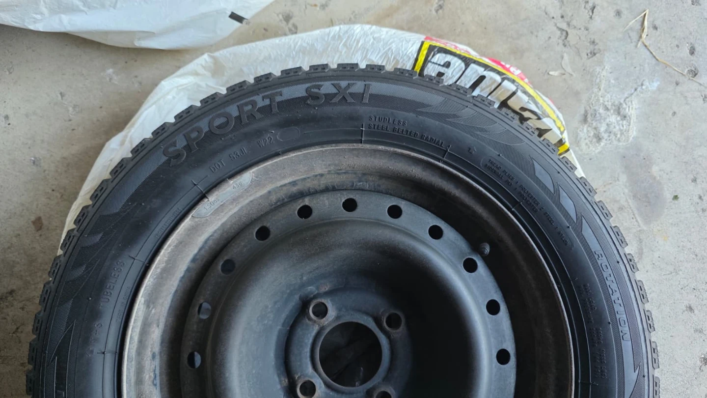 Set of 4 Winter Claw Sport SXI Tires with Rims - photo 3