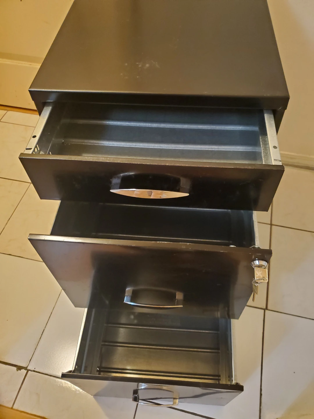 3-Drawer Metal Filing Cabinet - photo 3
