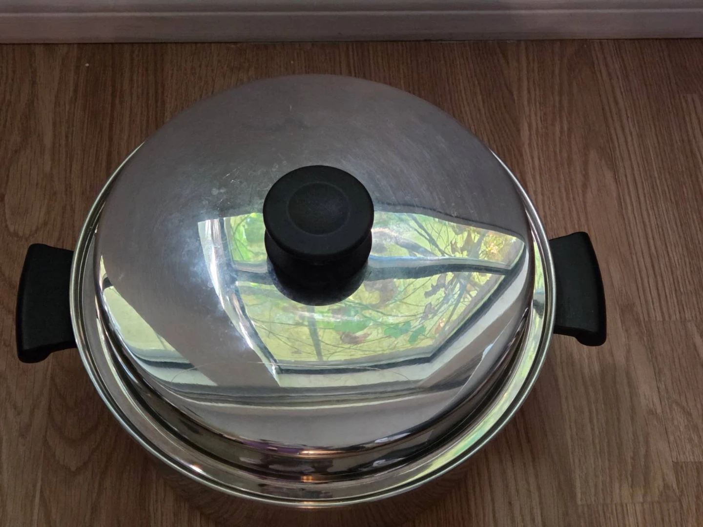 Amway Queen Multi-Ply Stainless Steel Pot