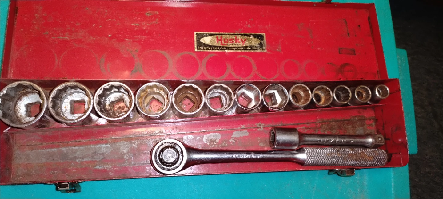 Vintage Husky Hand Tools Socket Set with Red Metal Case - photo 2