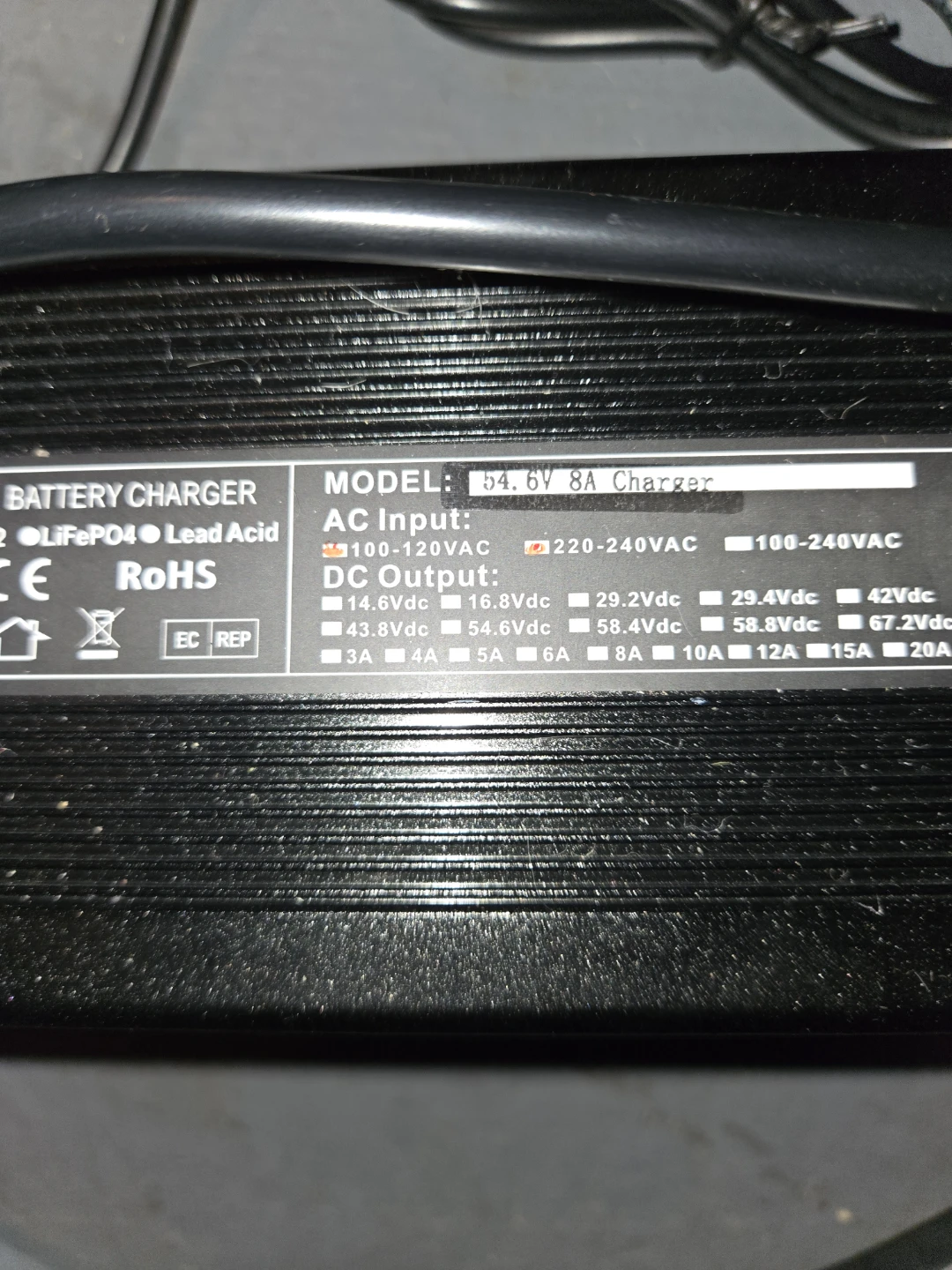 2 48v 18ah ebike batteries, 48v 8a charger and terminal - photo 2