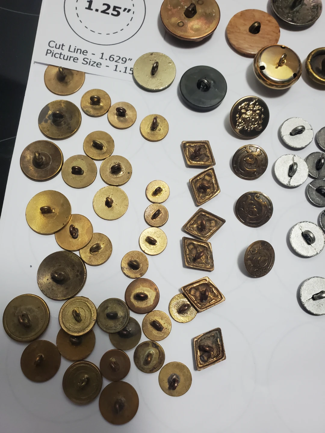 Lot Of Antique Copper/Silver/Gold/Brass Buttons - Non Magnetic - photo 2