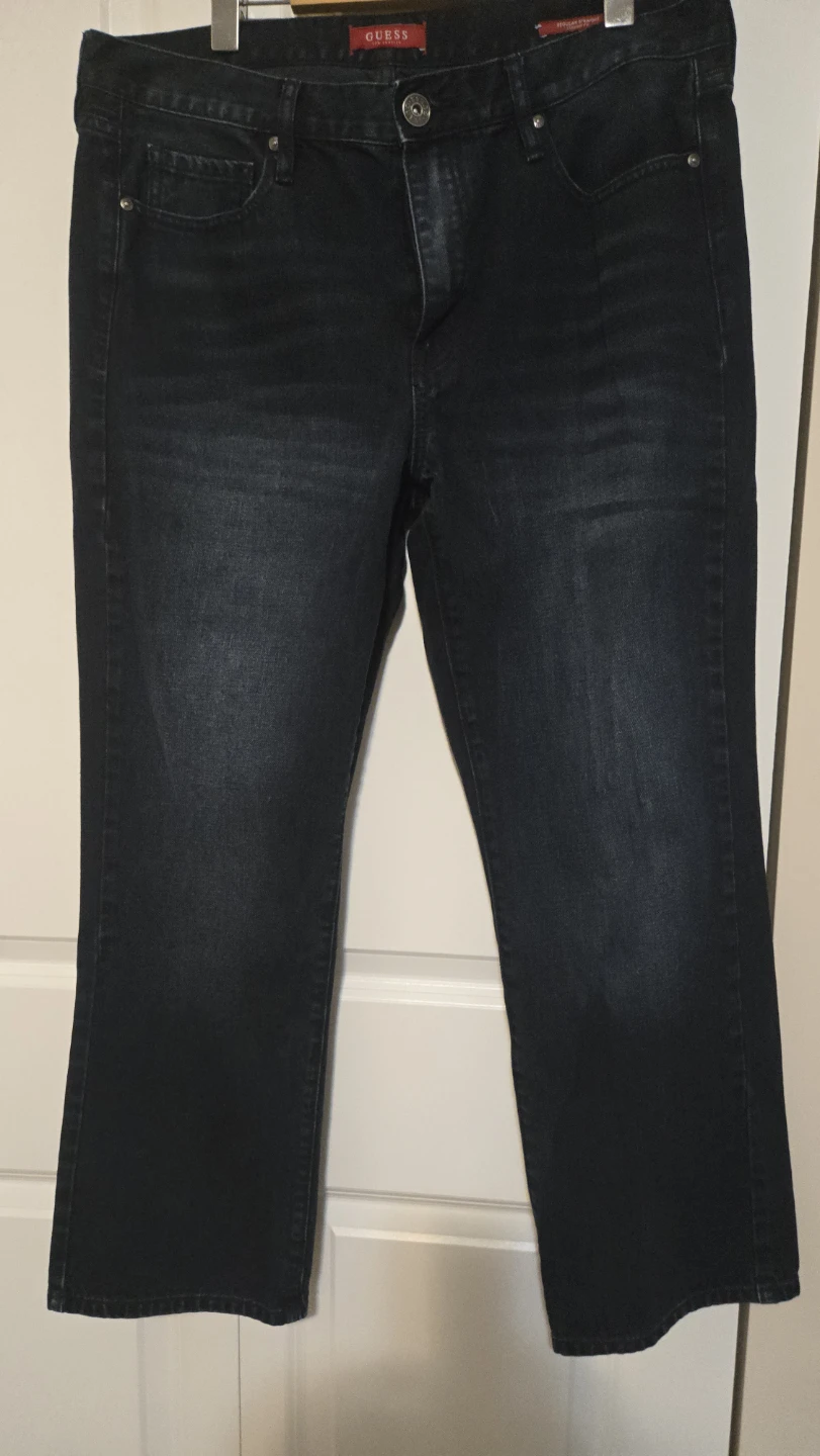 Guess Regular Straight Crescent Fit Jeans