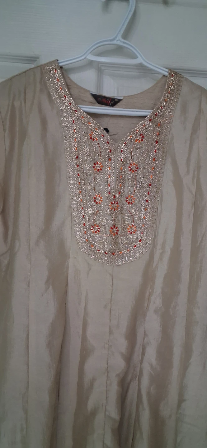 Beige Embroidered Kurta with Red Dupatta - photo 2