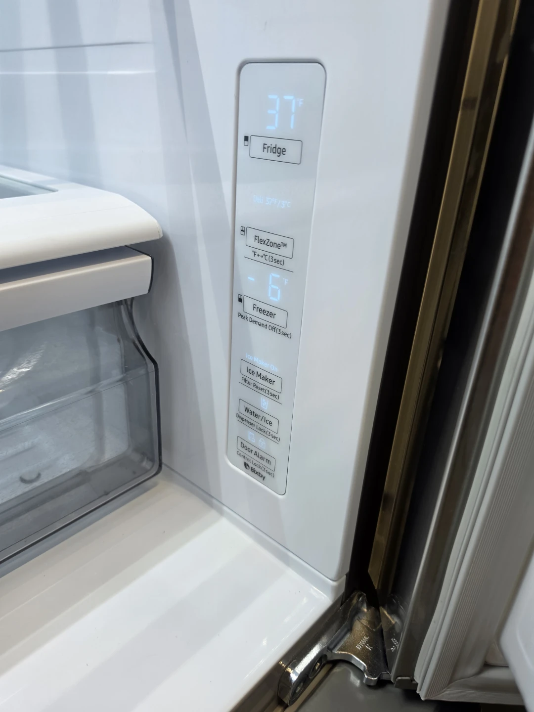 Samsung 36in  counter depth refrigerator RF24R7201SR/AA - photo 3