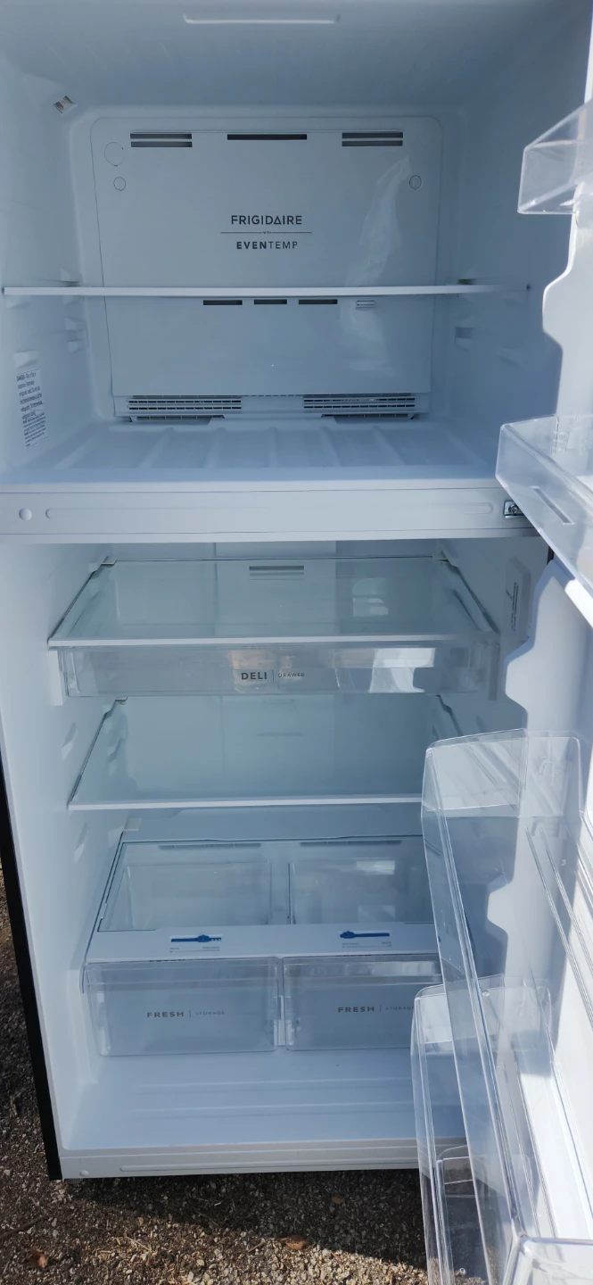 Frigidaire EvenTemp Top Freezer Refrigerator - photo 3