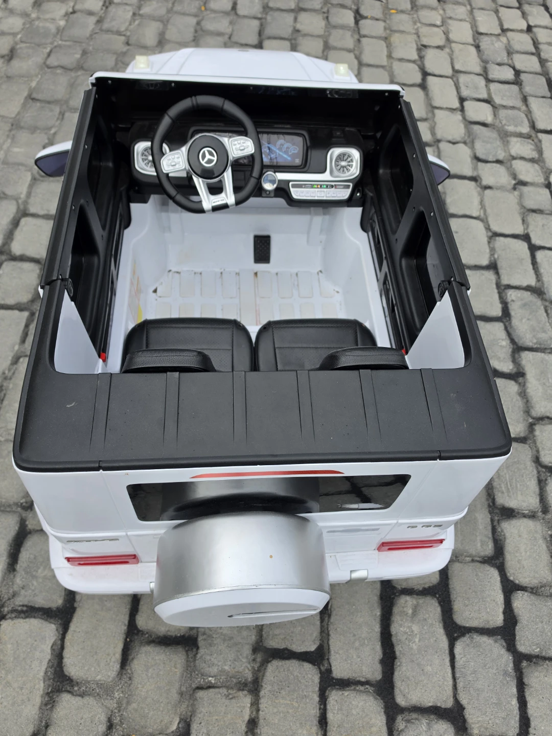 White Mercedes-Benz AMG G63 Kids Ride-On Car - photo 4