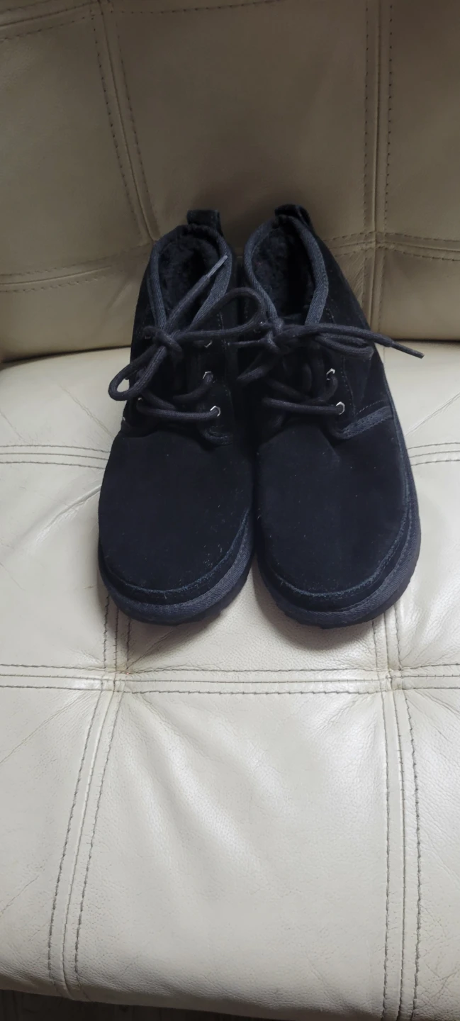 UGG Neumel Boots Black sz 3 kids / women  5
