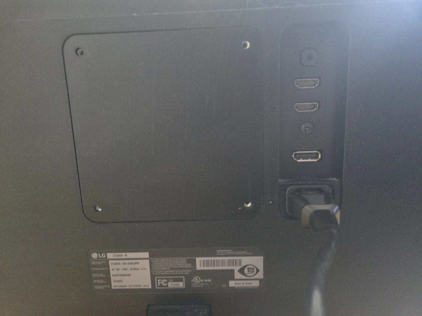 LG 27UD58-B 27-inch 4K Monitor - photo 2