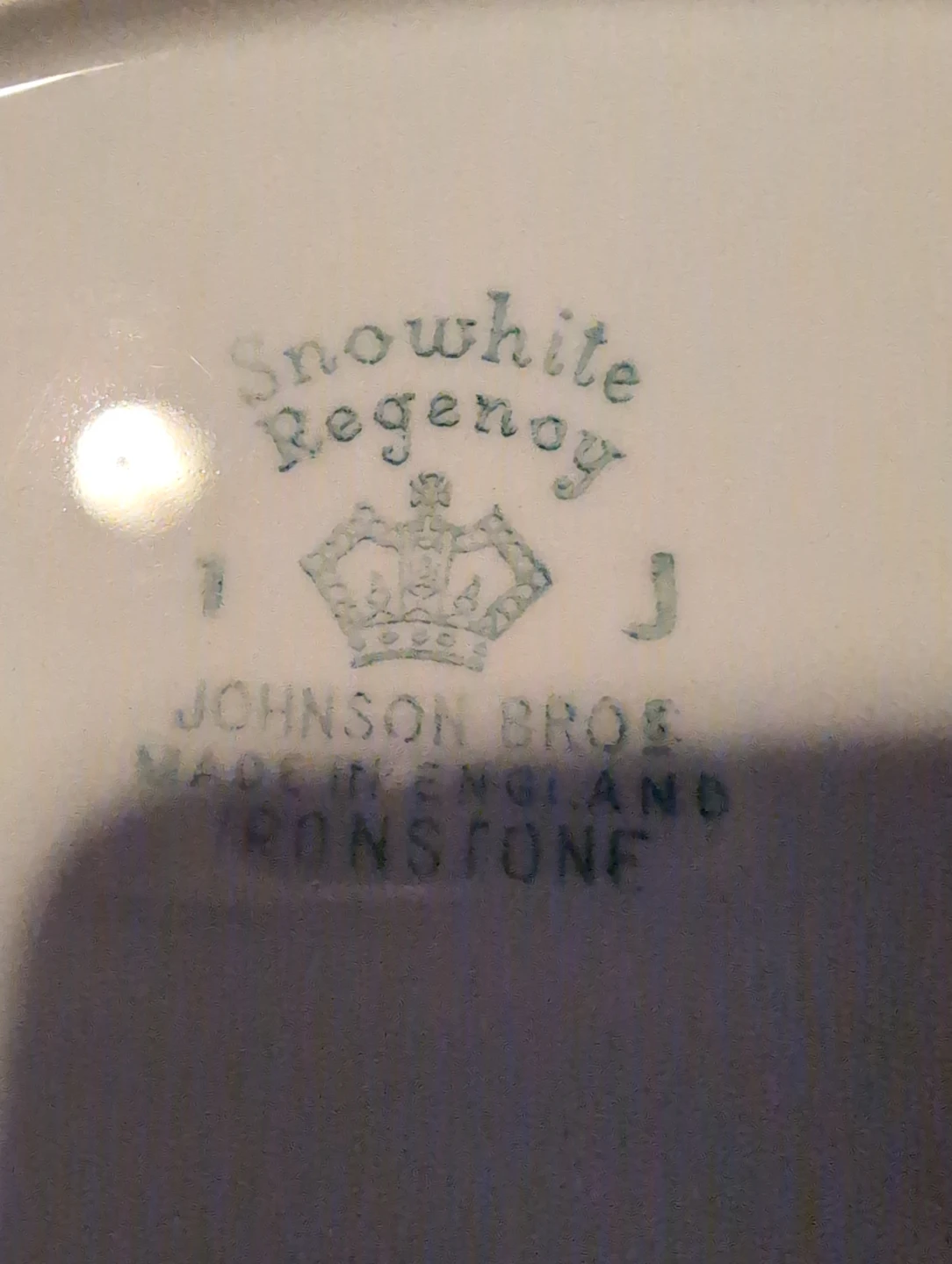 Johnson Brothers Snowhite Regency Oval Platter - photo 2