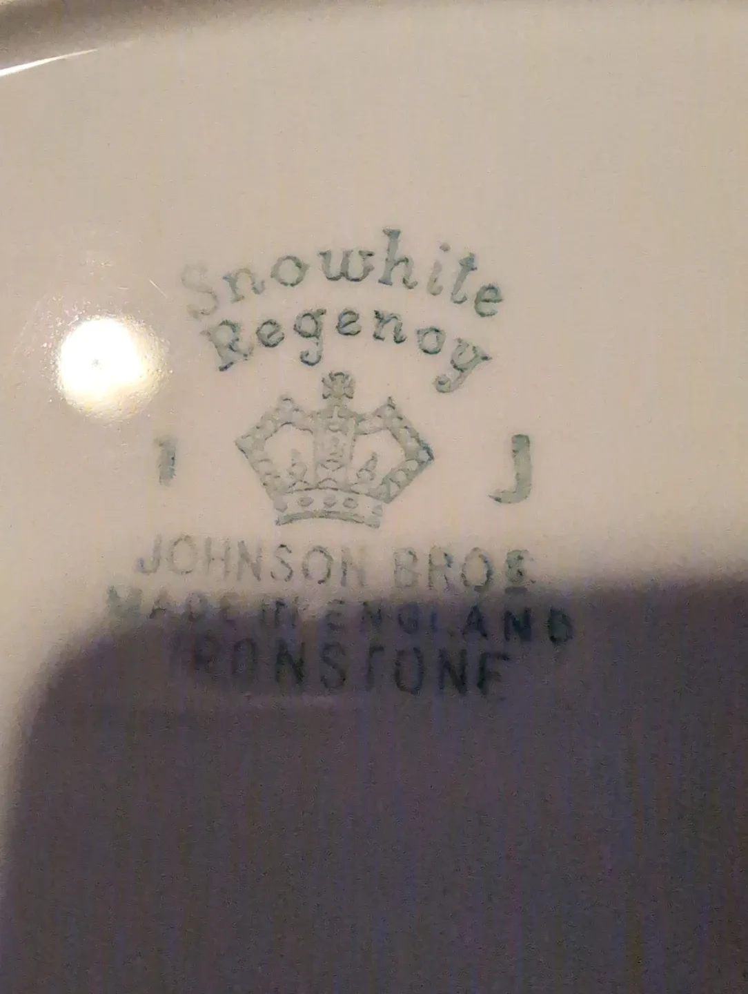 Johnson Brothers Snowhite Regency Oval Platter - photo 2