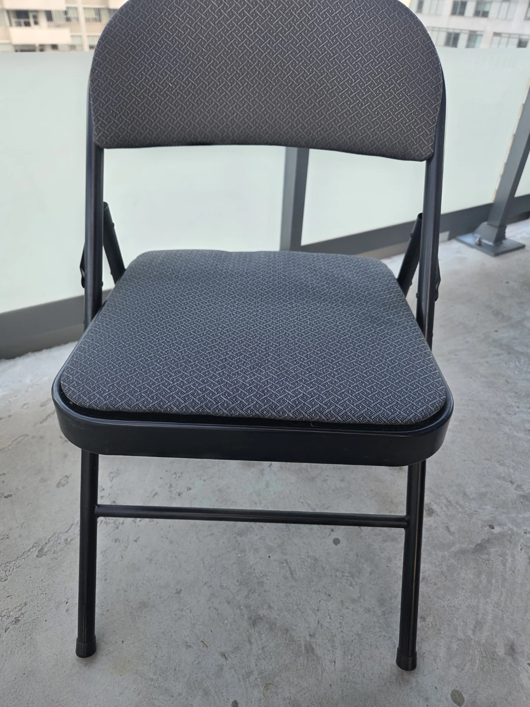 Folding Chair with Grey Patterned Fabric - photo 5