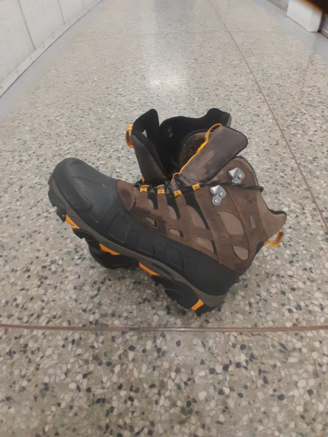 Merrell Hiking Winter Boots Men's Size 11.5